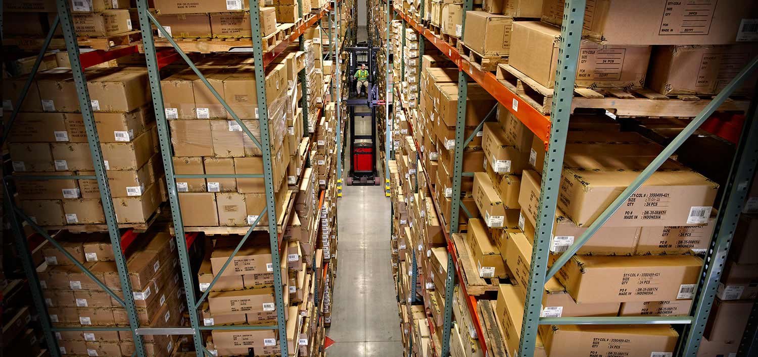 Very narrow aisle warehouse, Raymond turret truck