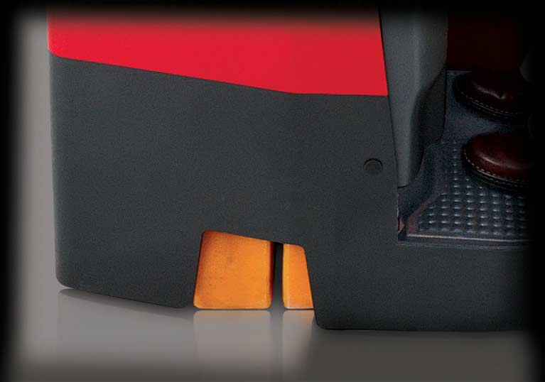 Raymond 4250 Stand Up Counterbalanced Truck Dual Steer Wheel Design