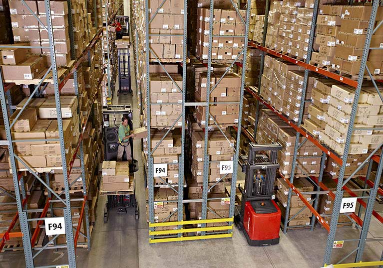 Raymond 5000 Series Order Picker Truck