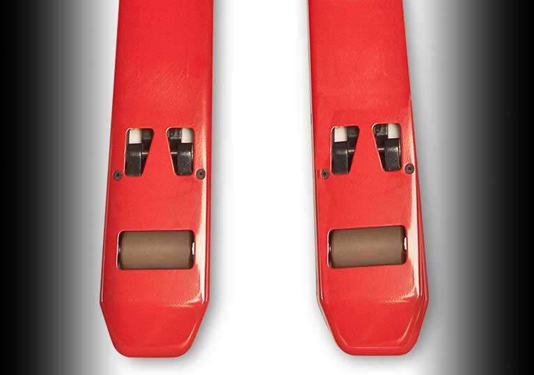 Raymond 8900 Riding Pallet Truck tapered forks