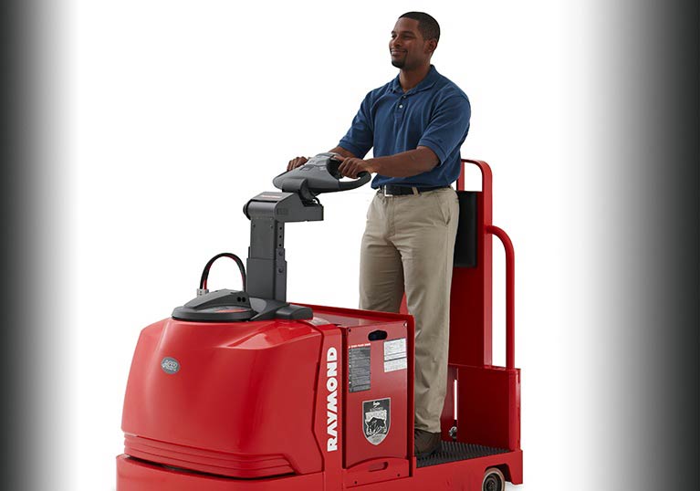 Raymond 8610 tow tractor operator's compartment