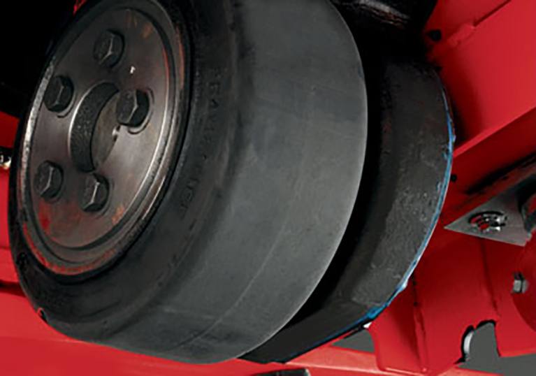 Raymond 8610 Tow Tractor Drive Tire Access